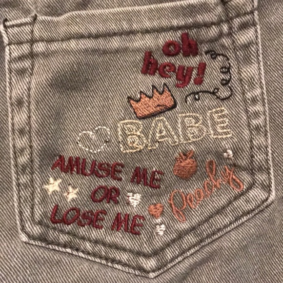 Shorts - Picture 4 of 5